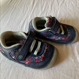 Stride rite soft walker shoes